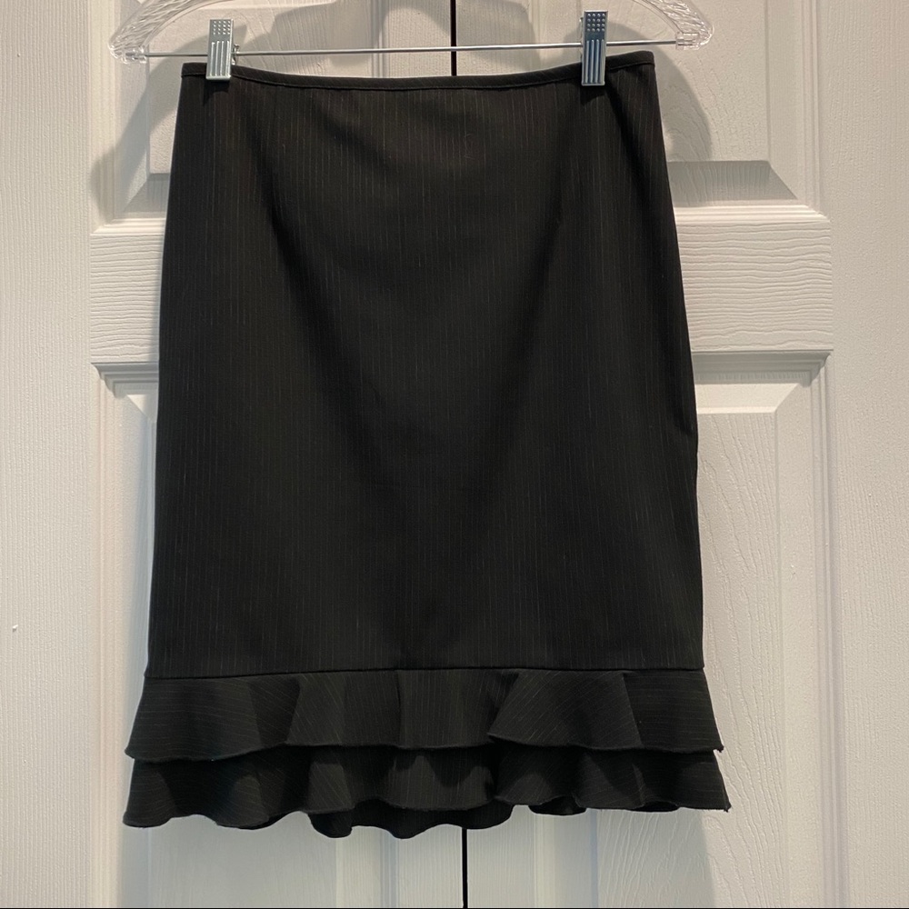 BLACK PINSTRIPE PENCIL SKIRT W/ RUFFLE HEM SZ 2